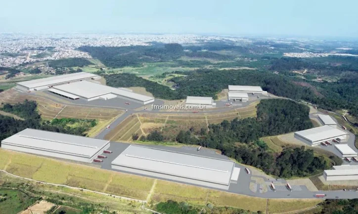 Imagem Galpão Industrial para Locação em Embu das Artes-SP, Bairro Jardim Magaly: 5 Salas, 50 Banheiros, 40 Vagas de Garagem, 45.500m² de Área.