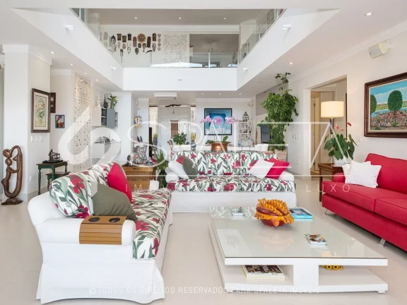 Imagem Mansão pé na areia totalmente mobiliada à venda no condomínio Costa Verde em Caraguatatuba