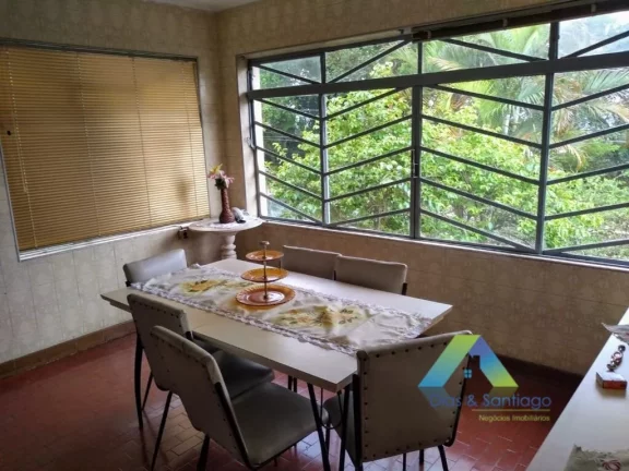 Imagem Casa com 4 Quartos à Venda, 350 m²