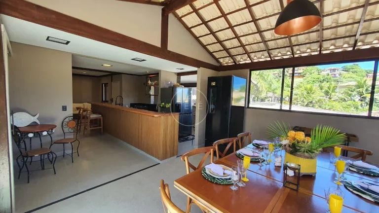 Imagem CASA de 6 SUÍTES em BÚZIOS - Ferradurinha - RJ