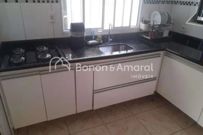 Imagem Excelente casa à venda no bairro Monte Alegre, com localização privilegiada, próxima a escolas, ...