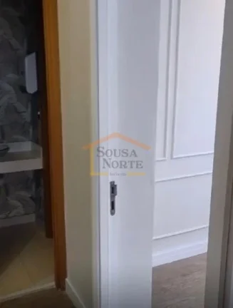 Imagem Sala comercial, piso frio, divisória, 2 banheiros, sacada e 1 vaga de garagem. 64m².
Ideal para es...