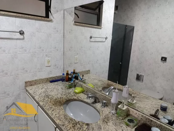 Imagem Vendo Amplo Apartamento no Centro de Nova Friburgo