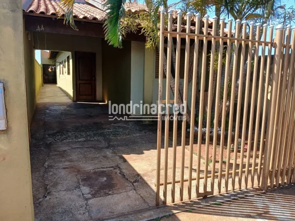 Casa à venda, Jardim Paraiso, Bela Vista do Paraíso, com dois dormitórios, sala, cozinha, banheiro, 228 metros de terreno e 120 metros de construção.