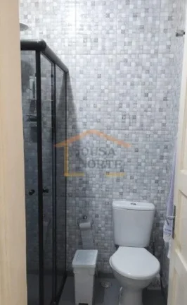 Imagem Sobrado com 250 m² de área útil, dispõe de 2 dormitórios com varanda, 1 banheiro, sala de estar...
