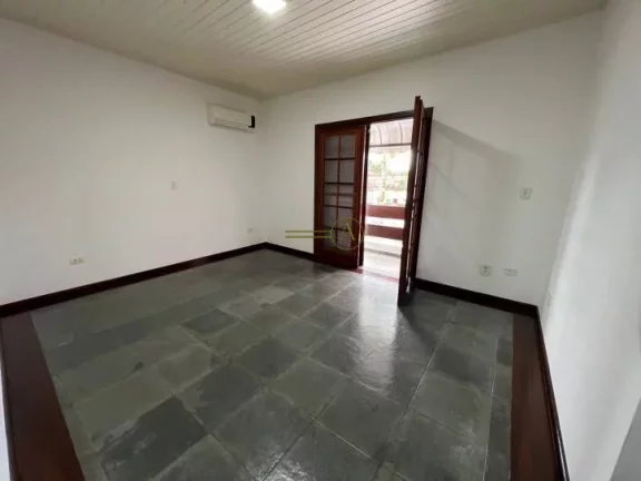 Imagem Sobrado alto padrão à venda no Centro Peruíbe/SP Localizada à 700m da praia