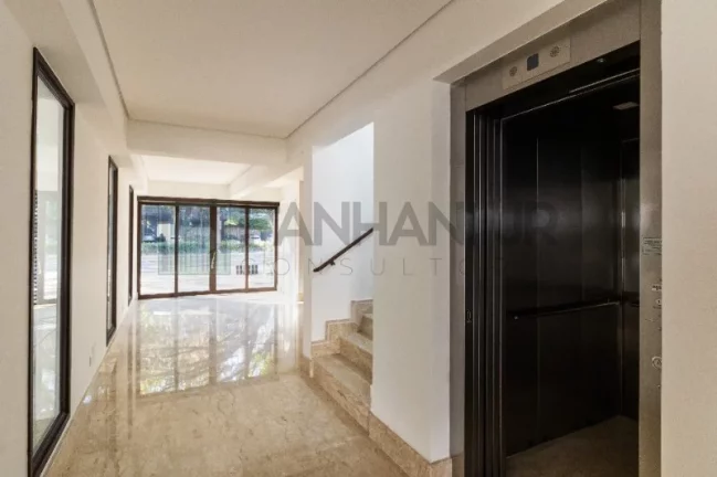 Imagem Imóvel comercial de prestígio no coração do Jardim Paulista: 10 salas, 10 banheiros, 700m² em São Paulo-SP!