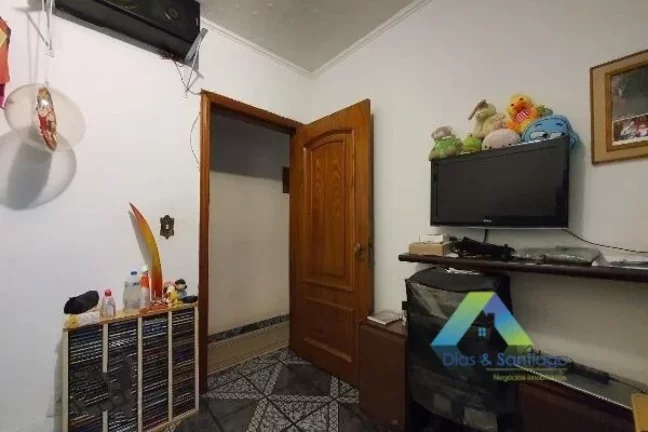 Imagem Casa à venda com 180m², 4 quartos e 2 vagas