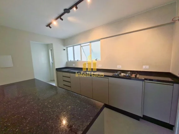 Imagem Apresentamos um excelente apartamento totalmente reformado e pronto para morar no bairro Água Verde...
