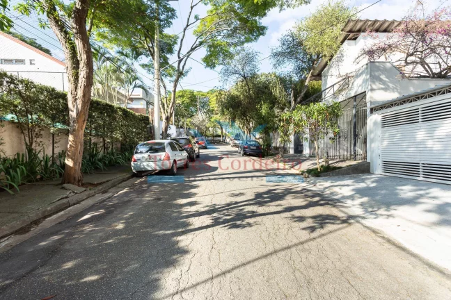 Imagem Sobrado 5 Dorm. (2 Suítes) - 3 vagas - Morumbi