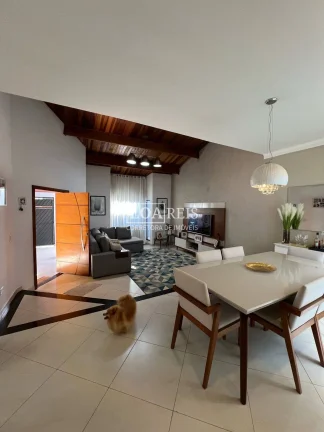 Imagem Villa Branca | 3 Quartos (1 Suíte) | 2 Vagas | 150m²