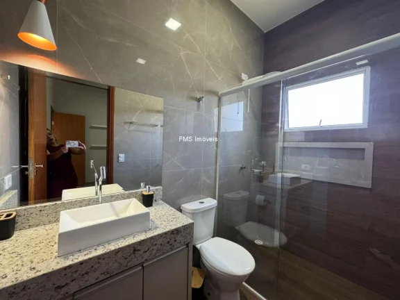 Imagem Casa com 4 suítes em condomínio em Porangaba - SP