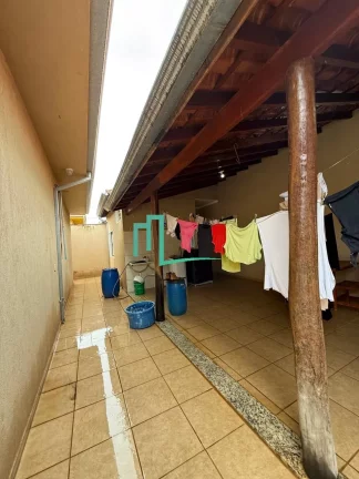 Imagem Espetacular Casa à Venda em Franca-SP: 3 Quartos, 1 Suíte, 1 Sala, 3 Banheiros, 3 Vagas de Garagem, 200m² de Área.