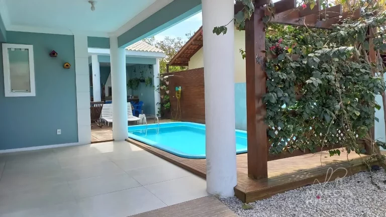 Imagem Casa com 3 dormitórios bairro Ingleses do Rio Vermelho