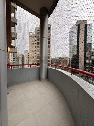 Imagem Apartamento de luxo no coração de São Paulo: 3 quartos, 3 suítes, 3 salas, 5 banheiros, 3 vagas de garagem, 170m² no Itaim Bibi.