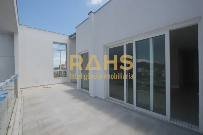 Imagem Buscando aquela cobertura nova com 4 suítes e 4 vagas de garagem? Essa é uma excelente opção par...