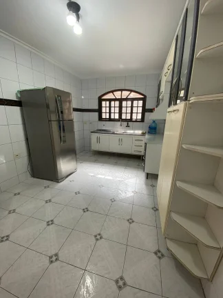 Imagem Sobrado 194 m² 2 Dormitorios ( possivel fazer um terceiro) 2 Vagas