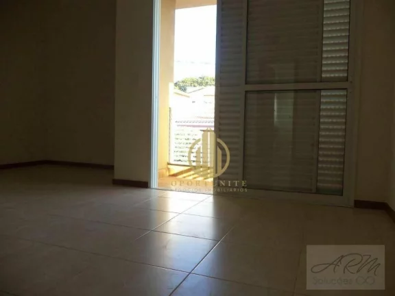 Imagem Sobrado com 3 suítes, escritório e piscina.