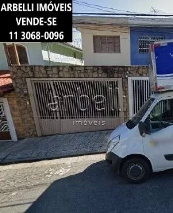 Sobrado com 166 metros quadrados, 3 dormitórios sendo 1 suíte e todos os dormitórios com armário...