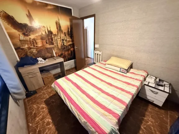 Imagem Casa com 305m² de área construída a apenas 170 metros do mar, mobiliada, 4 quartos (1 suíte) e 4 vagas no Centro de Navegantes no litoral Norte, Adriano Carpes Imóveis vende!