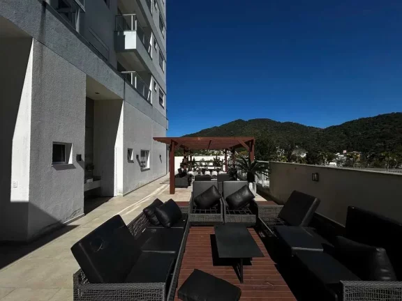 Imagem Apartamento com 3 dormitórios sendo 1 suíte e 2 vagas de garagem - Bairro Fazenda Itajaí/SC