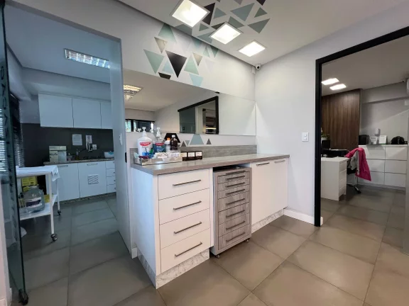 Imagem Sala Comercial no Centro de Balneário Camboriú