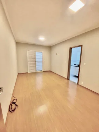 Imagem Sobrado Maravilhoso 174 m² 3 Dormitórios sendo 1 Suíte e 2 Vagas