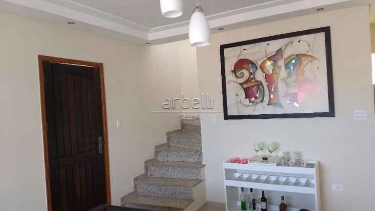 Imagem Sobrado com 200 metros quadrados aproximadamente, com três dormitórios, dois banheiros com aqueced...