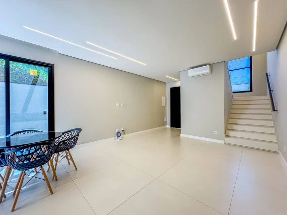 Imagem Sobrado Novo Automatizado - 138M², 3 Dorms, (1 Suíte C/ Varanda), 2 Vagas.