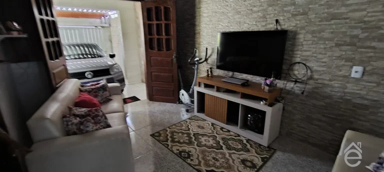Imagem Casa à venda no Vergel do Lago, 2/4 sendo 1 suíte, jardim, 1 vaga, 137m2
