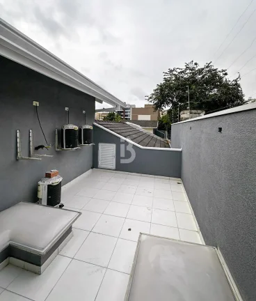Imagem Casa Comercial para Alugar na Vila Isabel | 195m² com Pé Direito Duplo e Salas Integradas – Ideal para Escritórios, Clínicas e Empresas