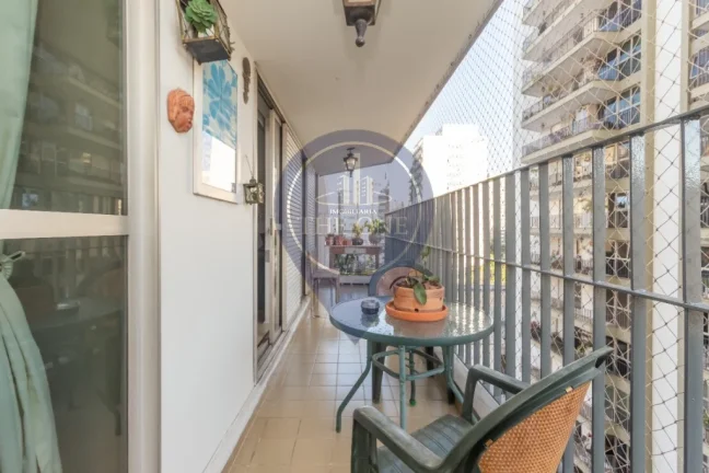 Imagem Imóvel de Luxo em Indianópolis: Apartamento com 4 Quartos, 1 Suíte e 2 Vagas de Garagem - São Paulo-SP