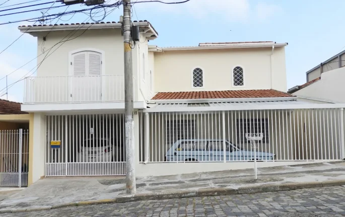 Casa a Venda em Guaratinguetá SP.