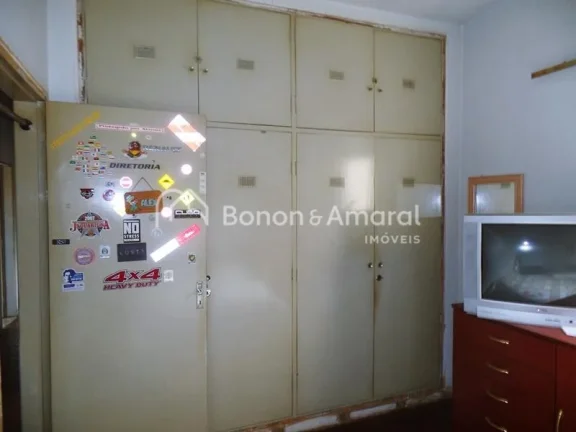 Imagem Venda, casa, Taquaral em Campinas.
Zoneamento ZC 2. 
A poucos metros da lagoa do Taquaral.
Fácil ac...