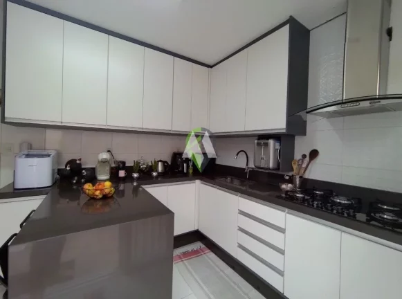 Imagem Aconchegante Sobrado em Villagio no charmoso bairro do Boqueirão