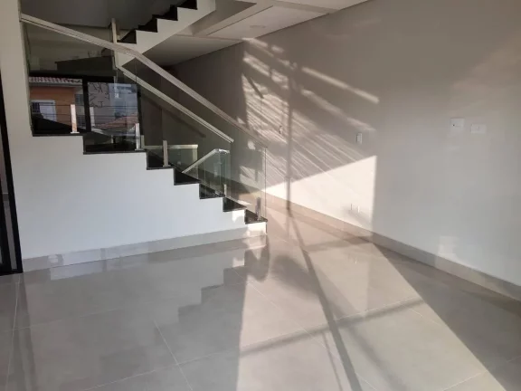 Imagem Sobrado Novo 194 m² 3 Dormitórios sendo 3 Suítes Estuda Permuta