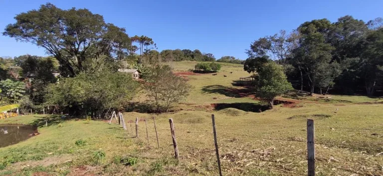 Imagem Chácara à venda em Cascavel - Área Rural com Energia Elétrica e Rio