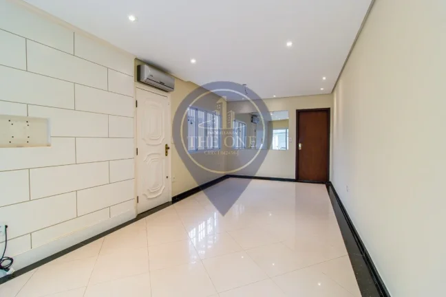 Imagem Casa de Luxo à Venda ou Locação em São Paulo-SP, Jardim Caravelas 3 quartos, 1 suíte, 2 salas, 3 banheiros, 2 vagas 220m² Ótima Localização e Segurança Garantida!