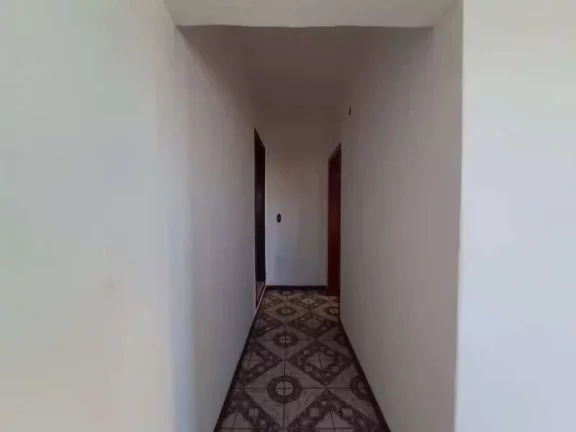 Imagem Casa aconchegante com cozinha com armários planejados, terraço amplo coberto e uma vaga de garagem localizado no bairro Santa Efigênia em Barbacena
