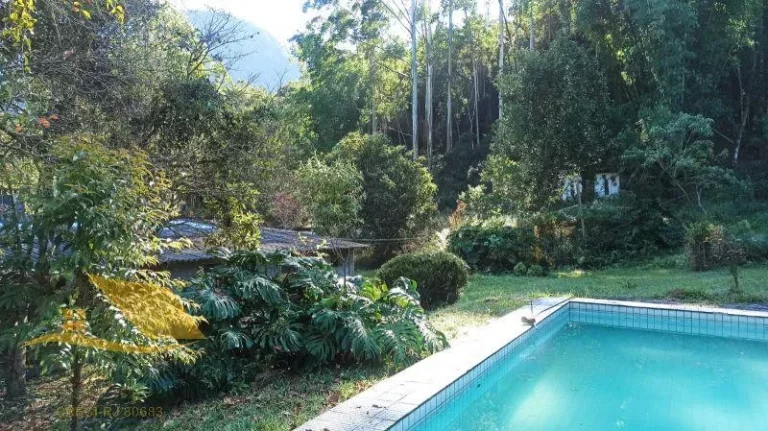Imagem Vendo Chácara com 1800 mts² e Piscina