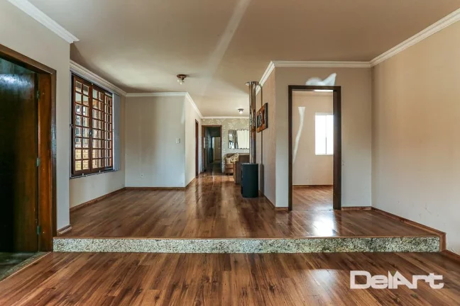 Imagem Residência térrea - Estilo Clássico - (400m2 de construção aproximadamente) - com piscina - 750m2 de terreno - Bairro Bom Jesus