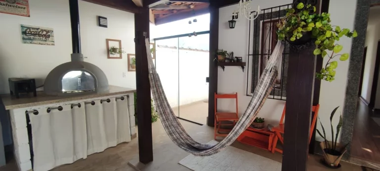 Imagem Encantadora Casa com 3 Dormitórios em Albuquerque - Oportunidade Imperdível por R$ 510.000