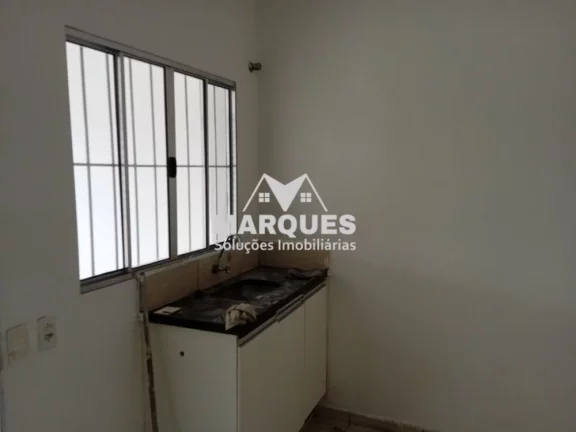 Imagem Imóvel com 4 Casas - Ideal para Investimento ou Moradia