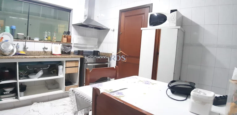Imagem Vende Casa de 270m² com 4 dormitórios no Parque Assunção