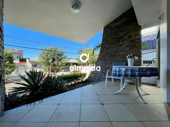 Imagem EXCELENTE CASA EM BAIRRO NOBRE