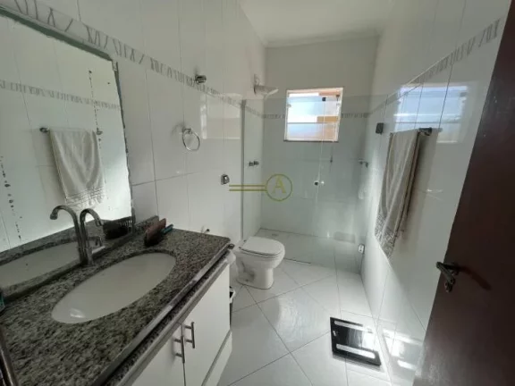 Imagem Casa térrea à venda de alto padrão, 100 metros da praia, em Peruíbe