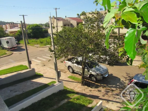 Imagem Casa charmosa e ensolarada no Jardins do Prado, com 2 suítes, pátio e churrasqueira, em um loteame...