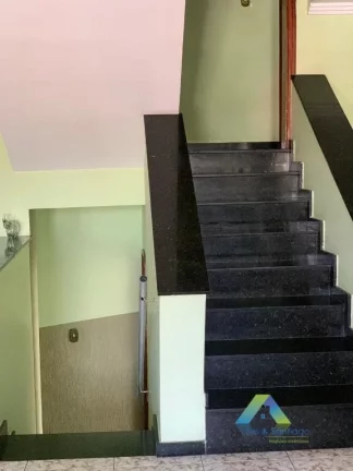 Imagem Sobrado alto Padrão, 5 suites,5 vagas de garagem área gourmet excelente localização.