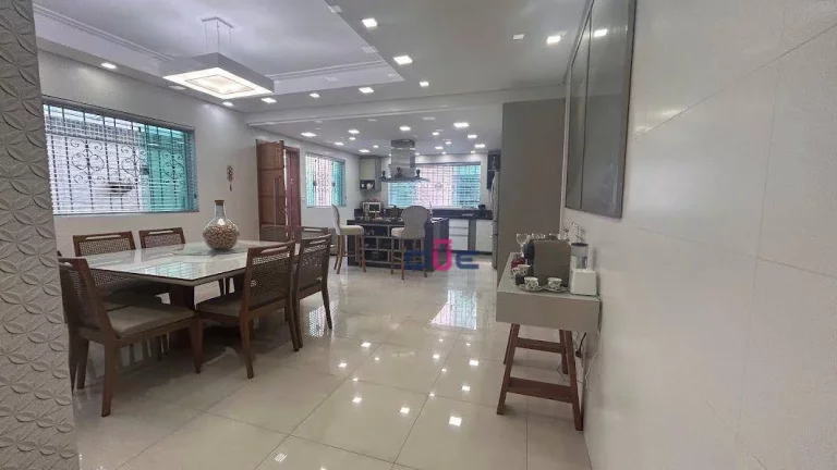 Imagem Casa com 3 dormitórios à venda, 277 m² por R$ 1.850.000 - Campo Grande - Santos/SP