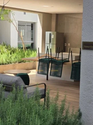 Imagem A planta bem distribuída conta com 3 suítes, 2 salas e uma cozinha integrada, proporcionando ampla...